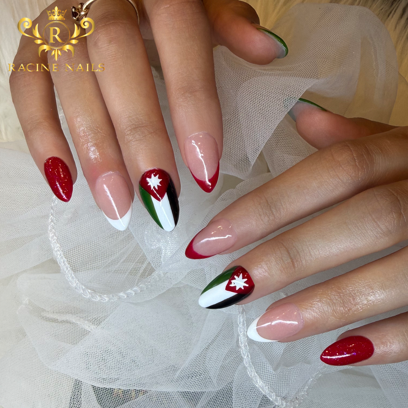 RACINE NAILS logo